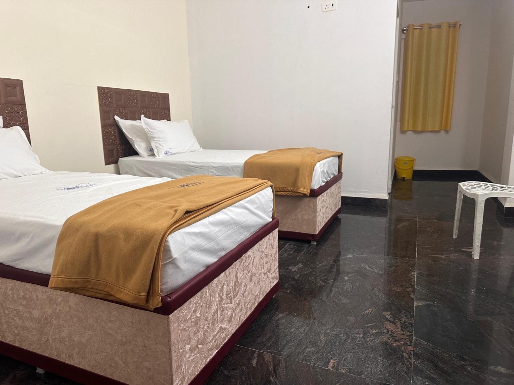 Mps Sai Palace Tiruvannāmalai Esterno foto